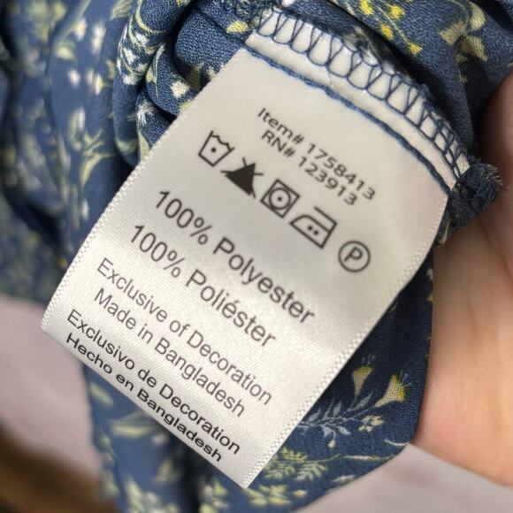 Jachs Girlfriend Floral Button Down Pintuck Blouse Top Size Medium - Picture 4 of 9